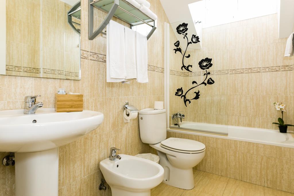 Weforyou Real Del Tivoli Two Rooms 贝纳尔马德纳 外观 照片