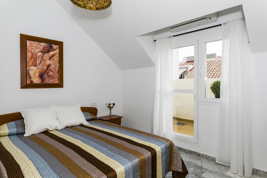 Weforyou Real Del Tivoli Two Rooms 贝纳尔马德纳 外观 照片