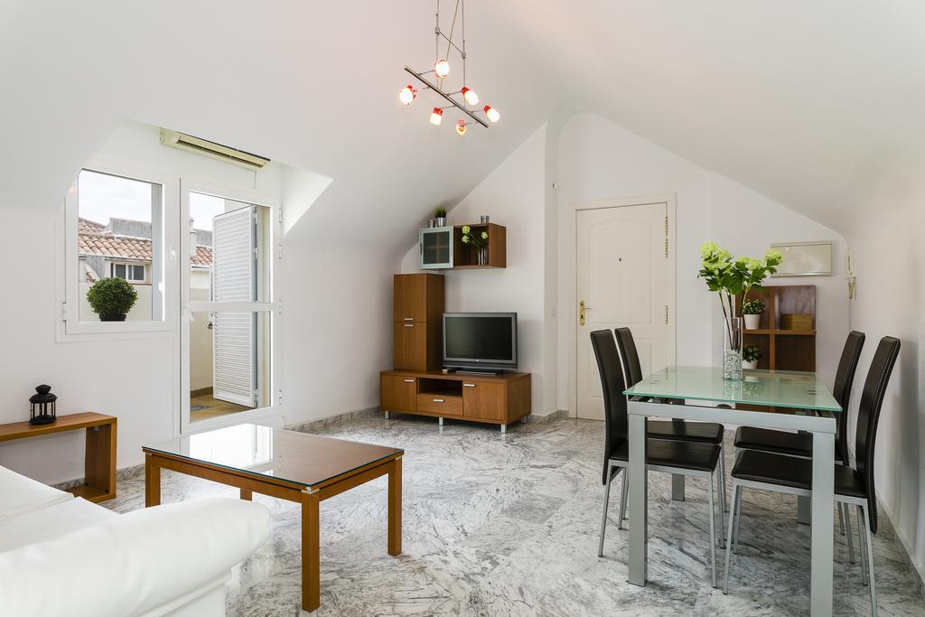 Weforyou Real Del Tivoli Two Rooms 贝纳尔马德纳 外观 照片